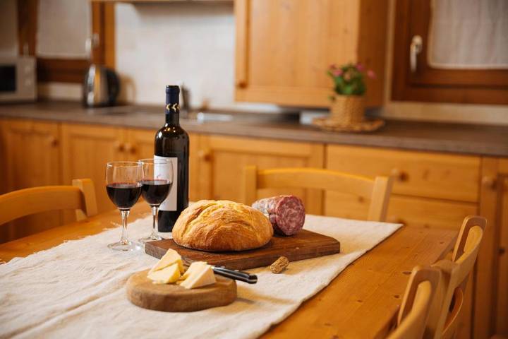 Gîte pour 7 personnes, avec vue et balcon à Polcenigo - 4