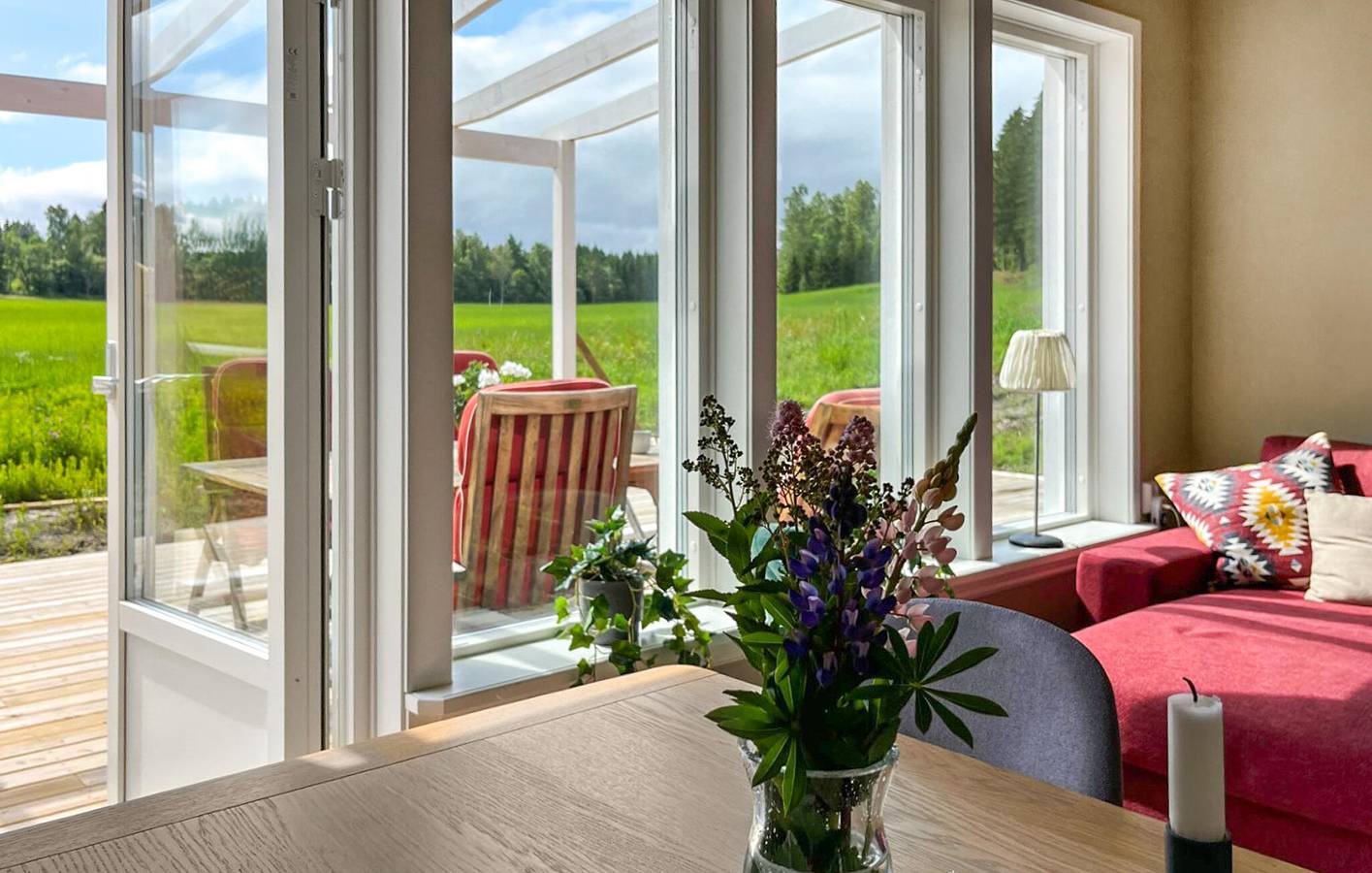 Hus för 6 Personer med trädgård in Vänern
