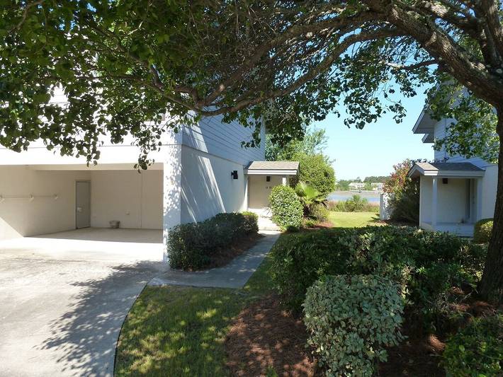 Vacation rental for 8 people, with terrace and hot tub as well as pool in Litchfield