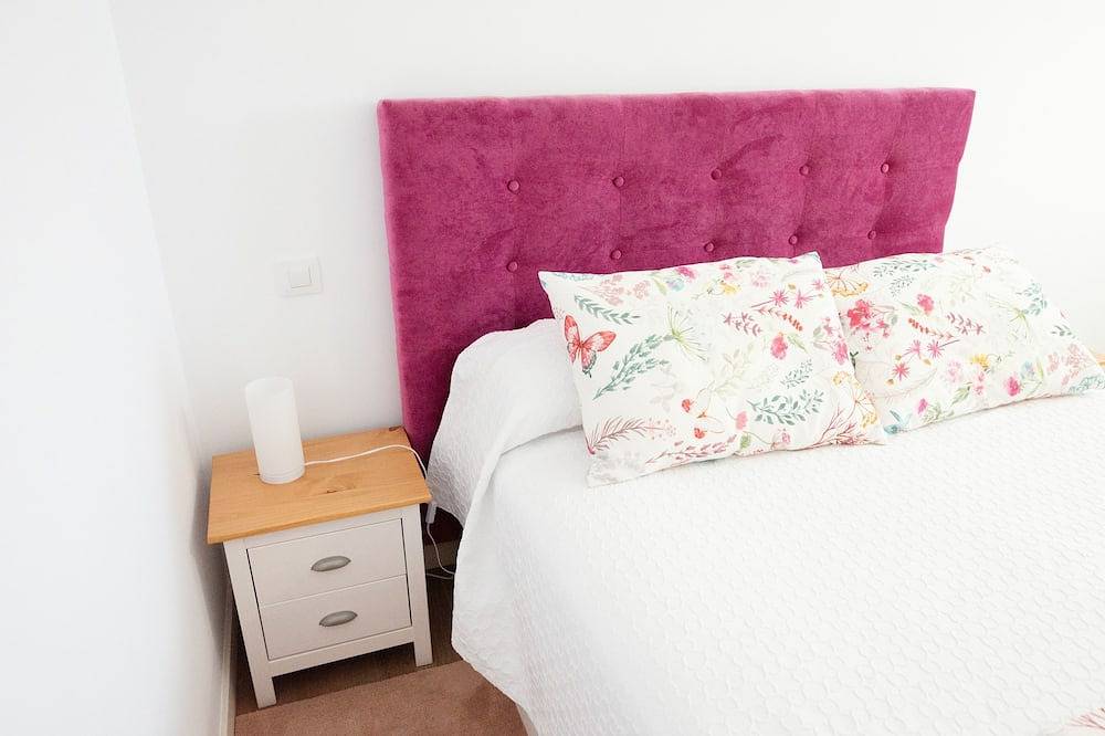 Entire apartment, Pico Negro- apartment with two bedrooms, living room, kitchen and bathroom in Ampuero, Cantabrian Coast