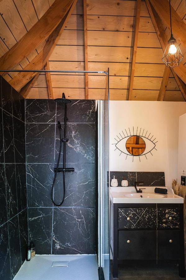 Maison d’hôte pour 2 personnes, avec terrasse et jardin ainsi que vue et piscine à Nyons - 4