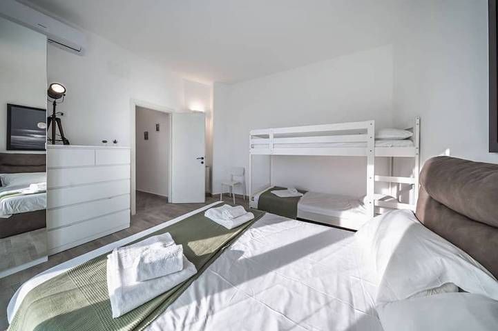 Ganze Wohnung, [Blaues Panorama] Strand 7 Min • Terrasse • Wlan in Celle Ligure, Riviera di Ponente