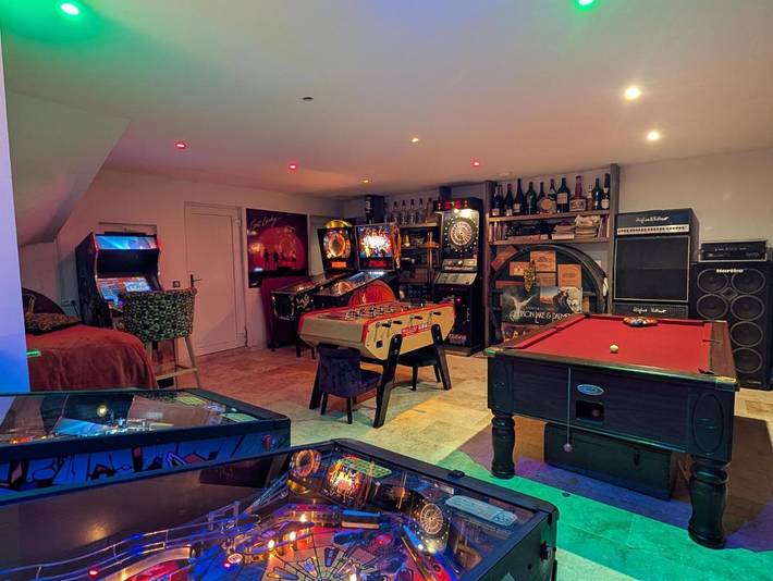 Chambre d’hôte pour 2 personnes, avec jardin ainsi que piscine et jacuzzi, animaux acceptés dans Rhône