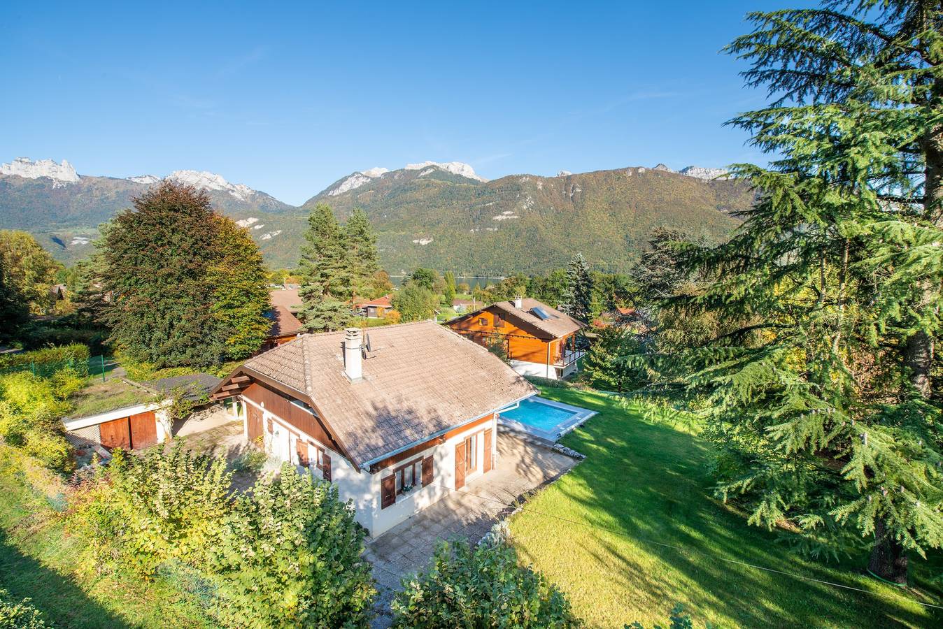 Maison de vacances 'Chalet Du Cret' avec piscine privée, balcon et Wi-Fi in Lathuile, Parc naturel régional du Massif des Bauges