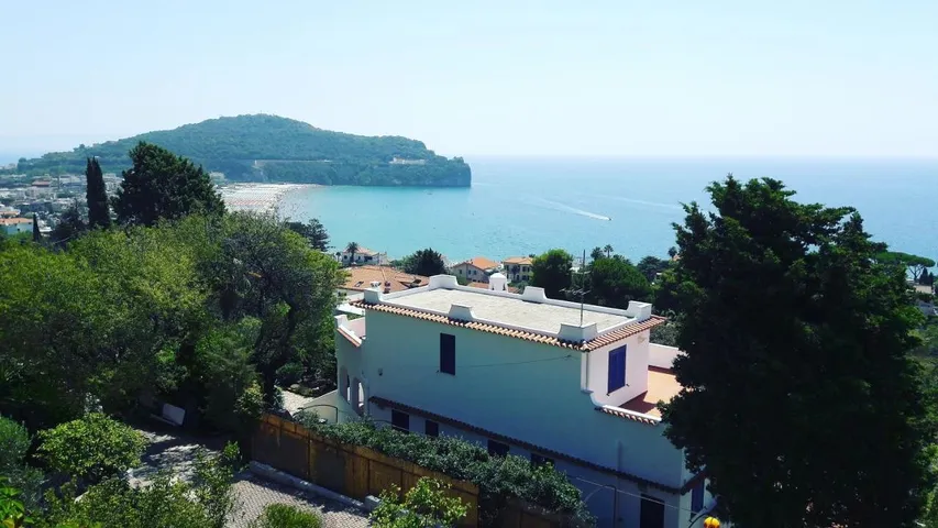 Apartamento de vacaciones para 9 personas, con jardín y vistas - 1