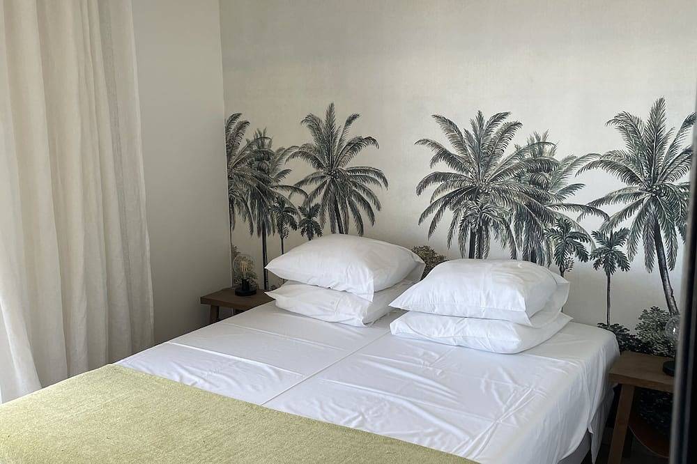 Entire apartment, Spacious T3 with large terrace Sea View in Port Camargue, Le Grau-du-Roi