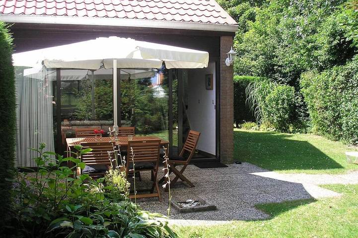 Ferienhaus für 4 Personen, mit Garten und Pool, mit Haustier