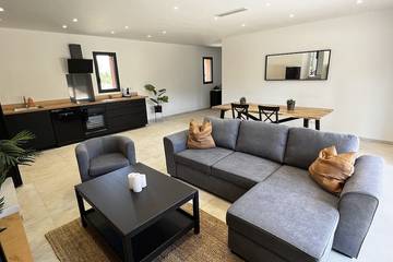 Location de vacances pour 8 personnes, avec jardin à Mouans-Sartoux