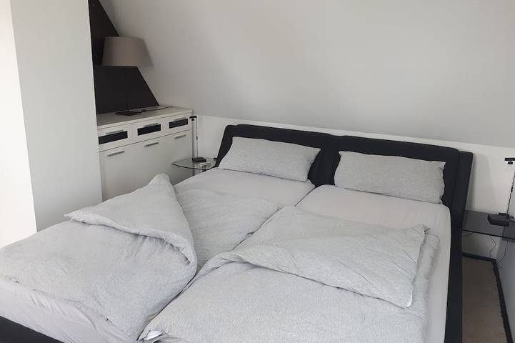 Ganze Wohnung, Ferienwohnung Lerchensteige auf 80m² - Sauna, Bar, 3D-Fernseh, Wii, Ps4 + Vr in Haundorf, Fränkisches Seenland