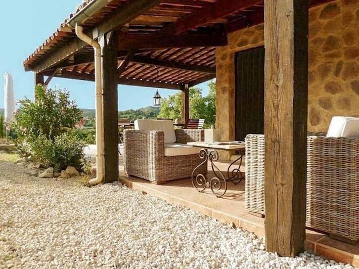 Location de vacances pour 6 personnes, avec terrasse ainsi que vue et piscine à Belvézet - 3