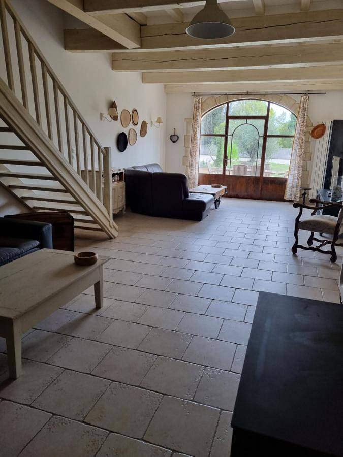 Chambre d’hôte pour 4 personnes, avec Terrasse ainsi que Jardin et Piscine à Châteaurenard