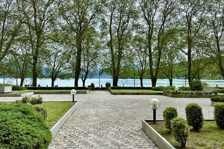 Ferienwohnung für 2 Personen, mit Terrasse und Seeblick, kinderfreundlich in Annecy - 2