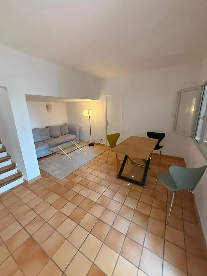 Casa de vacaciones para 4 personas, con vistas además de balcón y jardín - 1