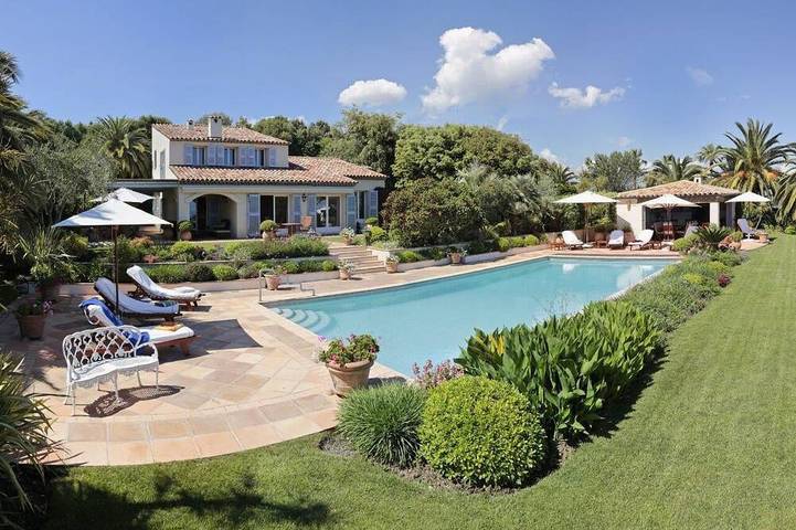Villa pour 12 personnes, avec Terrasse ainsi que Jardin et Sauna à Valbonne