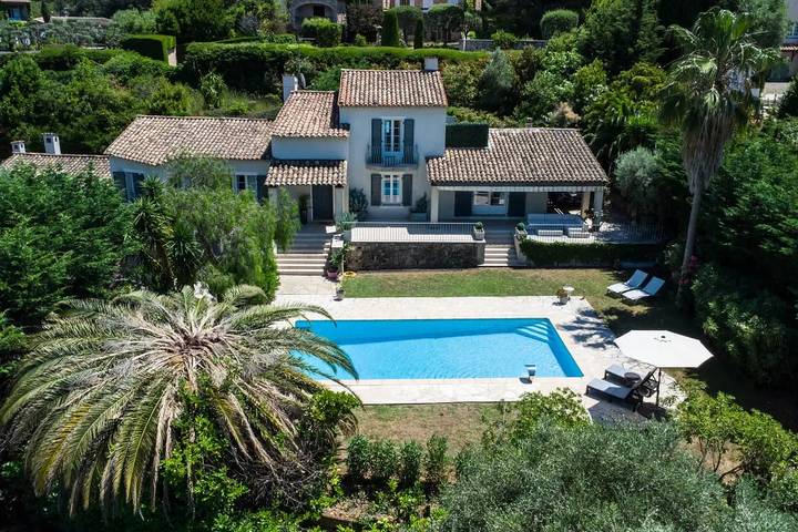 Maison de vacances pour 8 personnes, avec Terrasse ainsi que Jardin et Piscine à Le Cannet