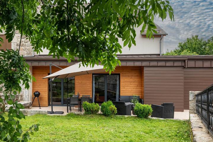 Gîte pour 6 personnes, avec Terrasse ainsi que Jardin et Vue