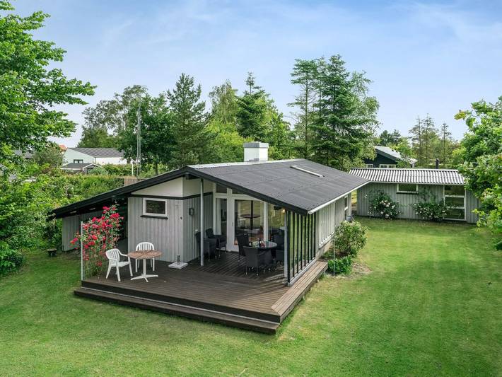 Ferieudlejning for 6 personer, med Terrasse i Vejlby Fed