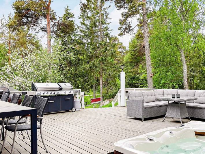 Ferienhaus für 13 Personen, mit Garten und Sauna in Väddö