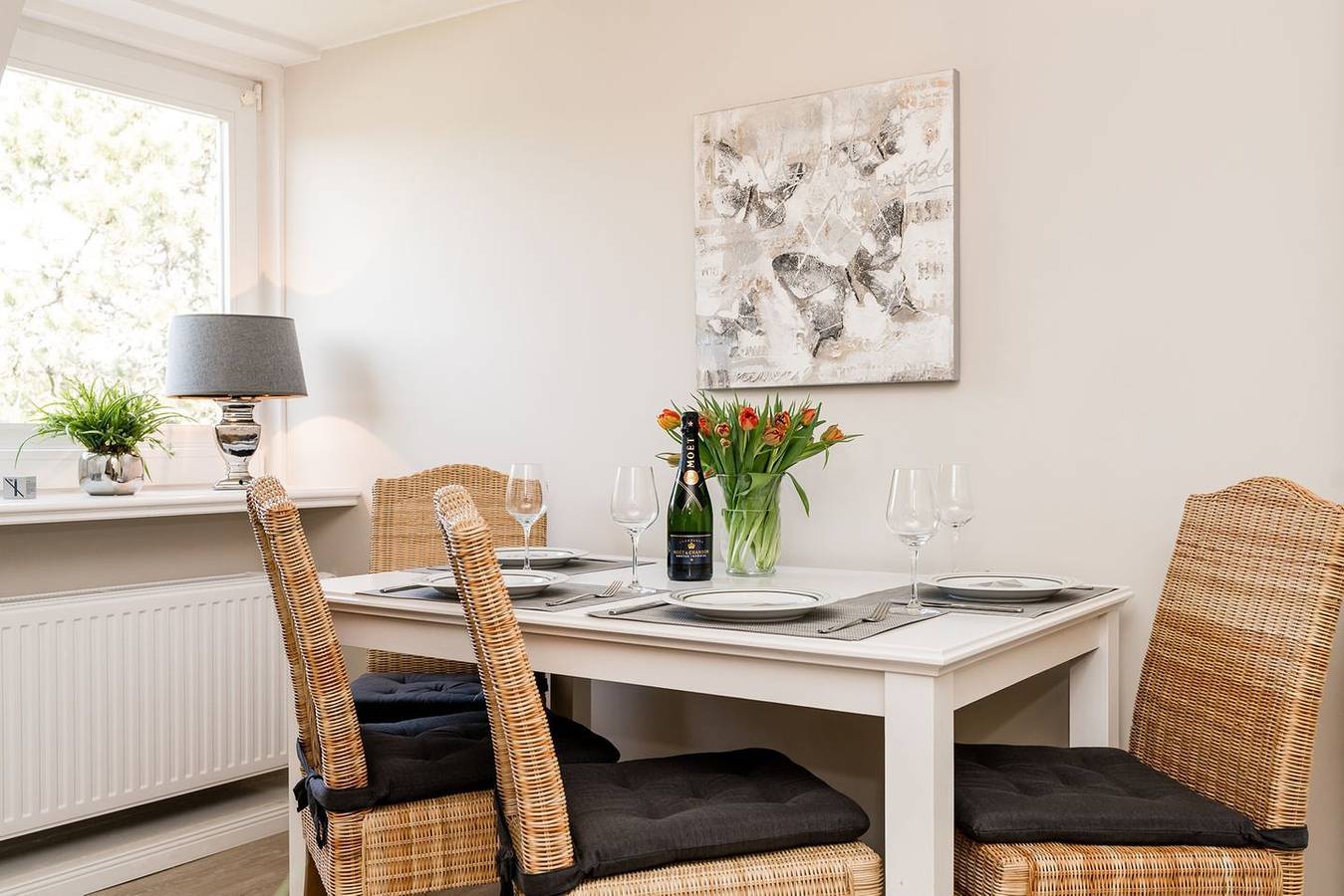 Ganze Wohnung, Geräumige, helle Ferienwohnung in ruhiger Lage im 1. Og in Wenningstedt in Wenningstedt, Sylt