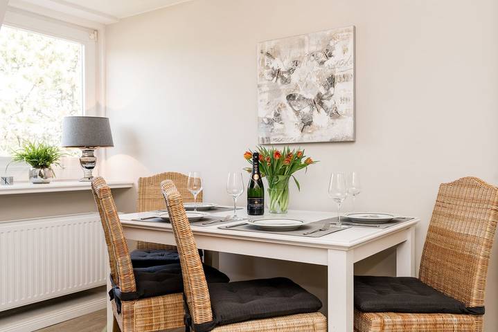 Ganze Wohnung, Geräumige, helle Ferienwohnung in ruhiger Lage im 1. Og in Wenningstedt in Nordfriesische Inseln (Schleswig-Holstein) (Schleswig-Holstein), Wenningstedt