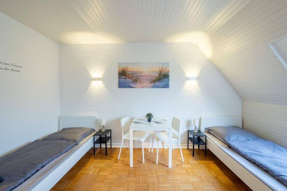 Ganze Wohnung, Monteurwohnung für 6 Personen - 2Og 6 Betten - in Ahrensburg Nähe Hamburg in Ahrensburg, Kreis Stormarn