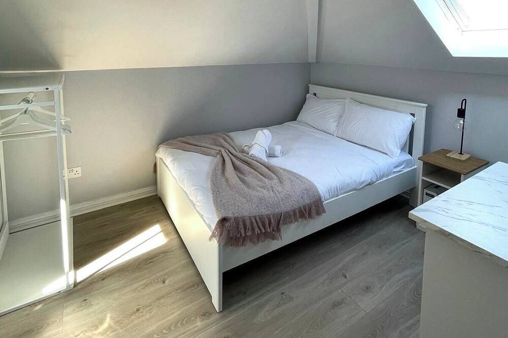 Ganze Wohnung, Modern and Spacious No. 5 - sleeps 6 - free parking in Galway, County Galway