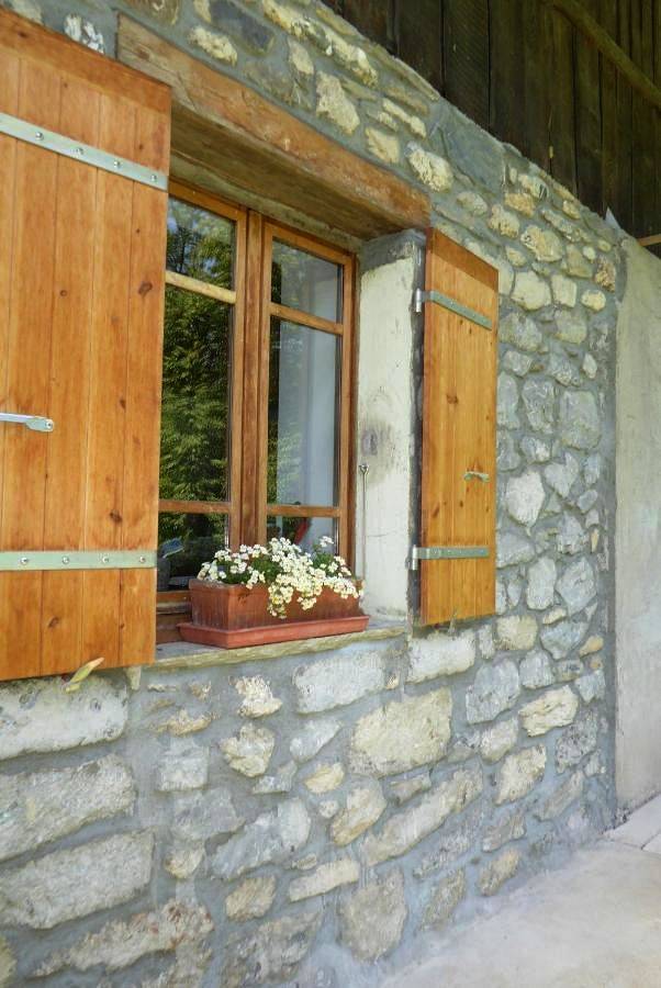 Gîte pour 2 personnes, avec terrasse ainsi que jardin et vue à Ugine - 3