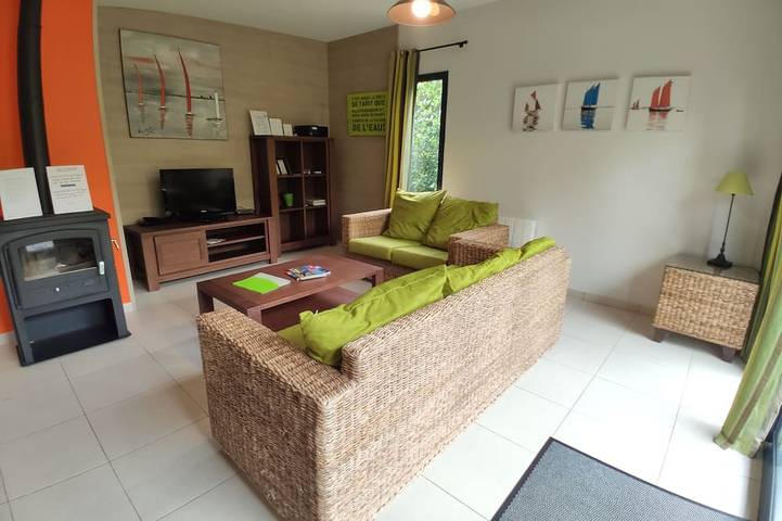 Location de vacances pour 5 personnes, avec piscine à Le Tour-du-Parc - 3