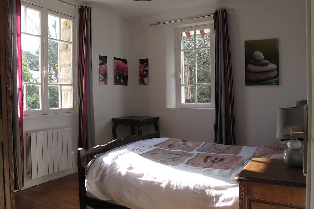 Norman house, completely renovated, seaside garden, terraces, wifi in Merville-Franceville-Plage, Caen region