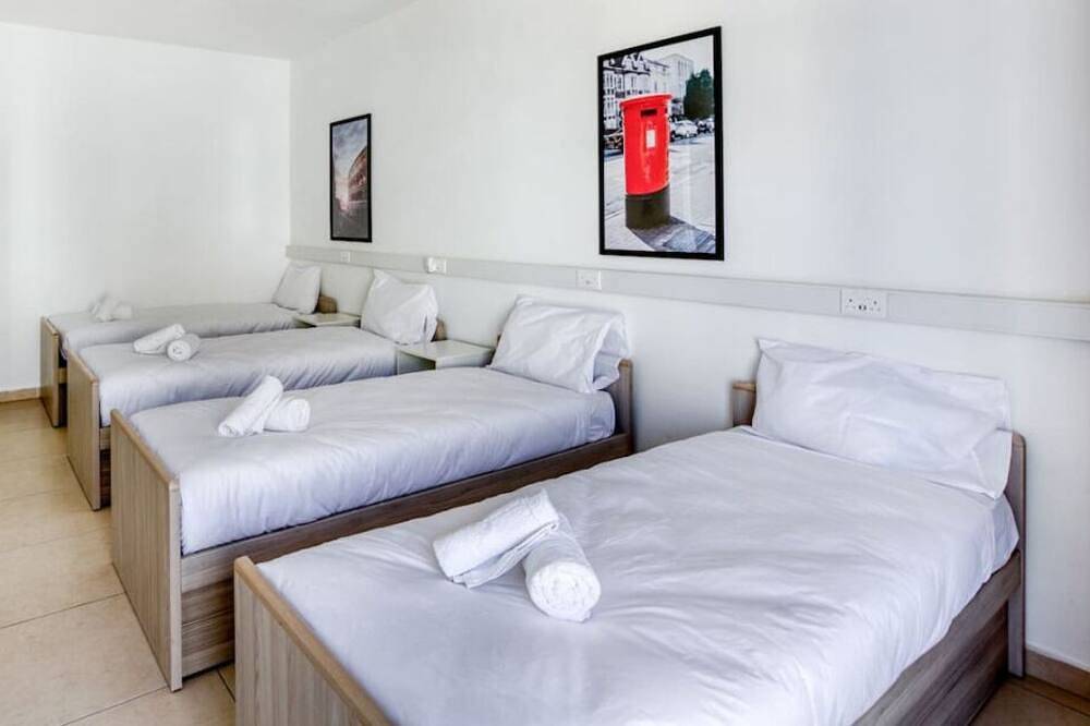 Apartamento inteiro, Spacious 4Br home with private balcony in Swieqi in Swieqi, Ilha de Malta