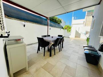Gîte pour 4 personnes, avec terrasse et vue à Torre Faro