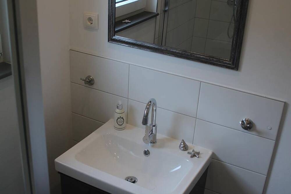 4-Bett-Ferienhaus Hamburg, Bad/Wc - Ottens Eifel Apartments in Esch, Vulkaneifel