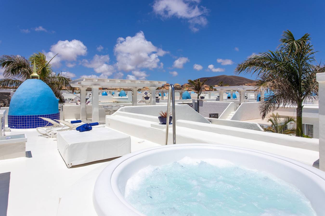 Vacation Home 'Villa 913' with Mountain View, Pool & Wi-Fi in Geafond, La Oliva