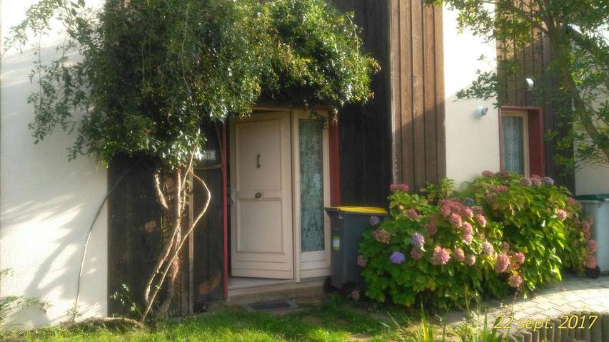 Chambre d’hôte, avec Terrasse et Jardin à Betton