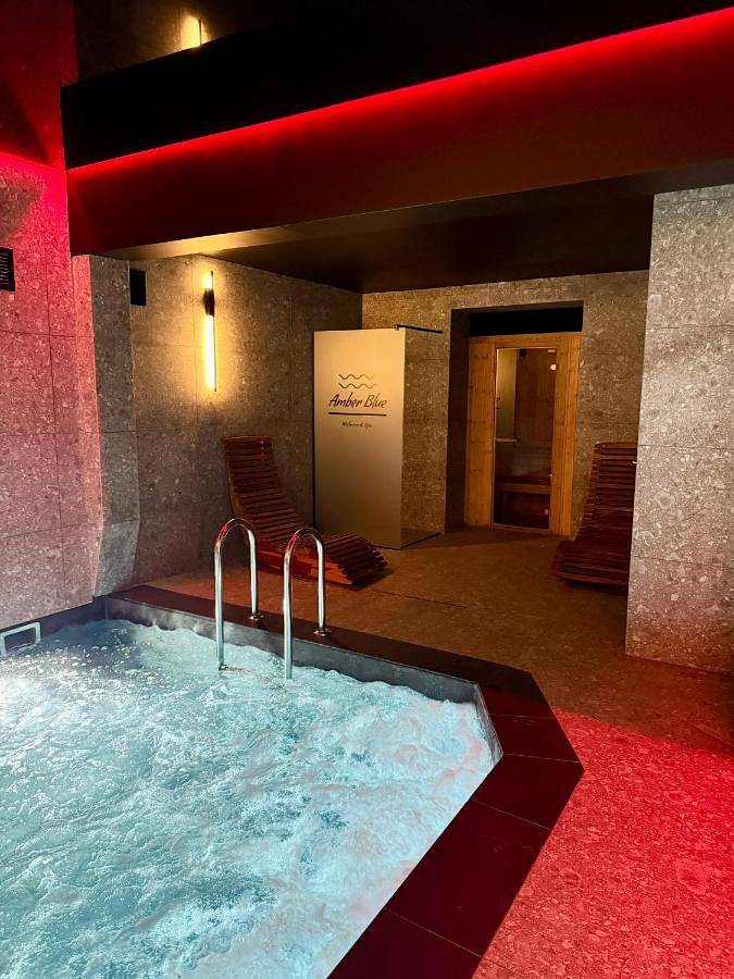 Wynajem wakacyjny dla 2 osób, z Taras i Jacuzzi oraz Ogród i Basen w Karwia
