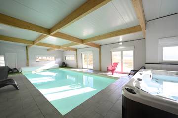 Ferienhaus für 15 Personen, mit Garten und Whirlpool, kinderfreundlich in Frankreich