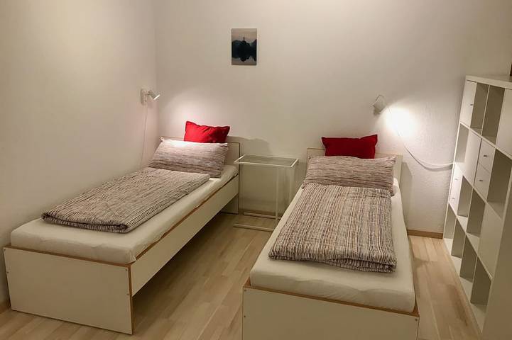 Ganze Wohnung, Studio-Apartment \"Garden I\", Tg-Platz, Balkon, zentral, Klinik zu Fuß (Ek/Osk) in Ravensburg, Region Bodensee-Oberschwaben