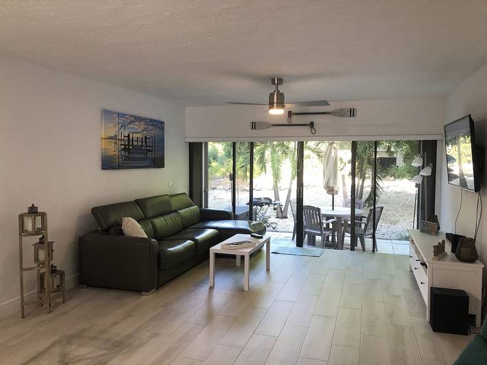 Vacation rental for 6 people, with balcony and pool as well as yard in Islamorada