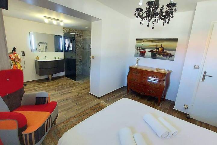 Location de vacances pour 6 personnes, avec jardin et piscine dans Cassy - 4