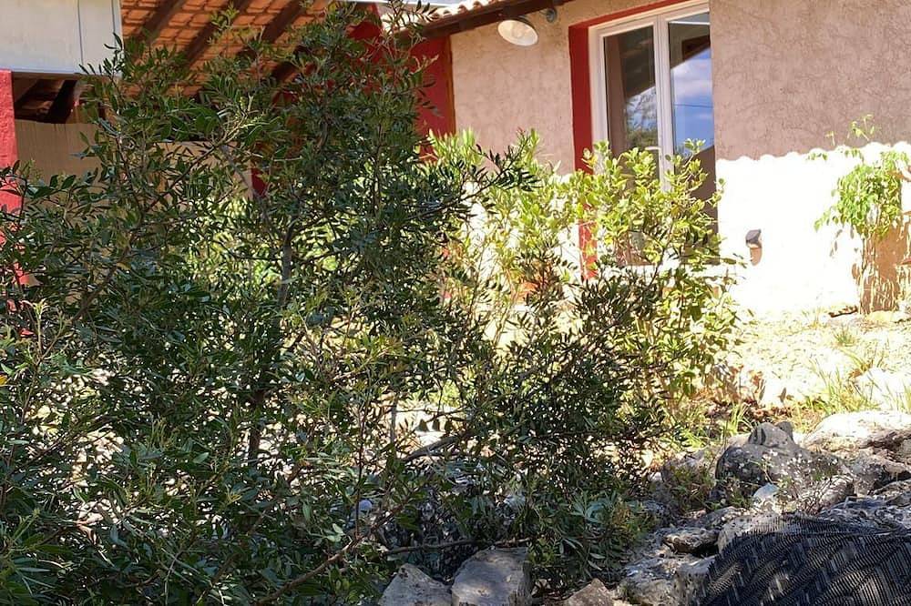Gîte les Aleps Provence verte Enchanted refuge in the heart of the forest in Entrecasteaux, Región Brignoles