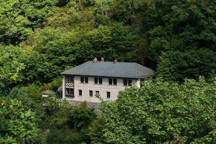 Ferienhaus für 20 Personen, mit Terrasse und Ausblick in Bad Bertrich
