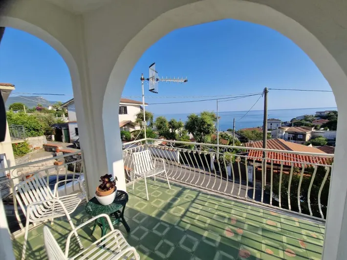 Ferienhaus für 3 Personen, mit Ausblick und Terrasse - 1