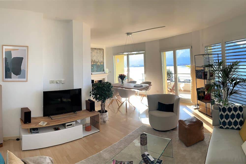 Appartement entier, Bon standing et vue panoramique sur le lac Leman in Vuarennes, Montreux
