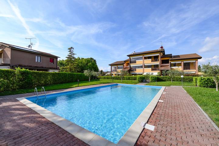 Ferienwohnung für 4 Personen, mit Pool und Garten sowie Balkon - 1