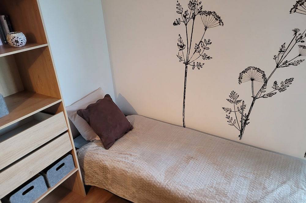Entire apartment, Pleasant apartment with balcony in Chartres, Chartres region