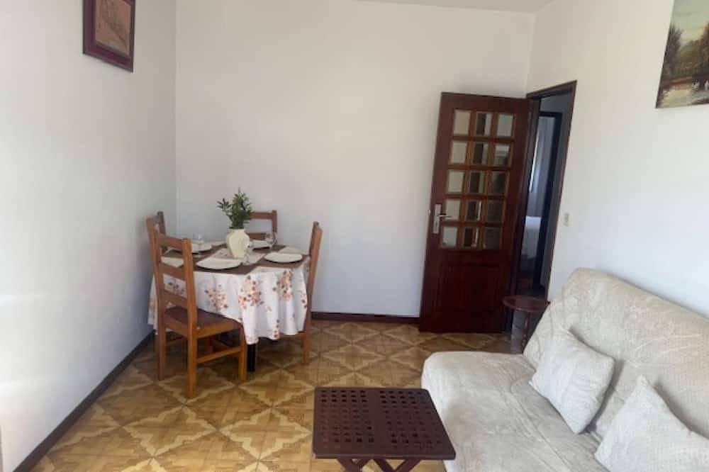 Apartamento entero, Appartement F2 Avec Jardin Cloture Et Fleurie in Fafe, Distrito de Braga