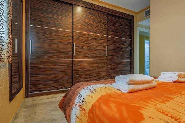 Entire apartment, Sensational Apt 2 Bed 2 baths 4 pax Aljarafe Metro in San Juan de Aznalfarache, Sevilla Province