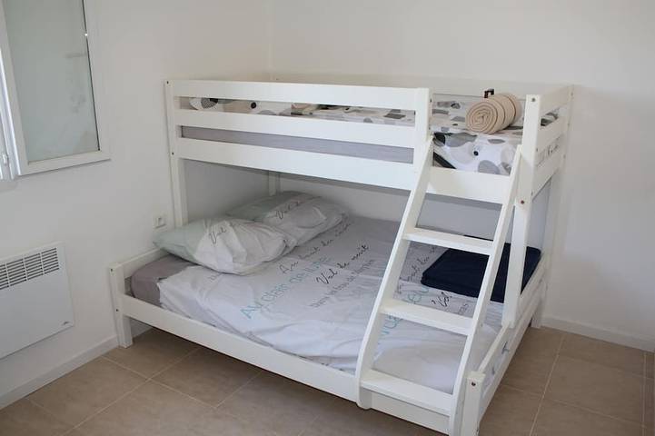 Location de vacances pour 8 personnes, avec terrasse et jardin dans Folelli - 4