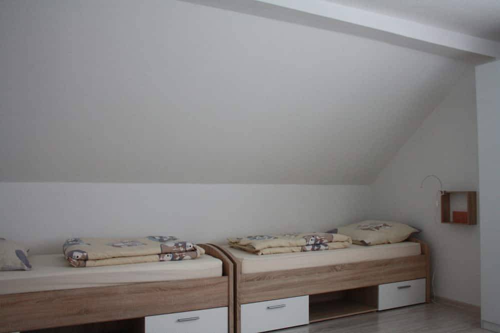 Entire apartment, Apartment Fuchs between forest and lake in Bad Saarow, Dahme-Seengebiet