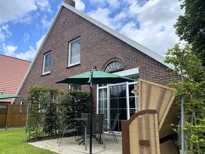 Ferienwohnung für 4 Personen, mit Terrasse und Pool in Großefehn